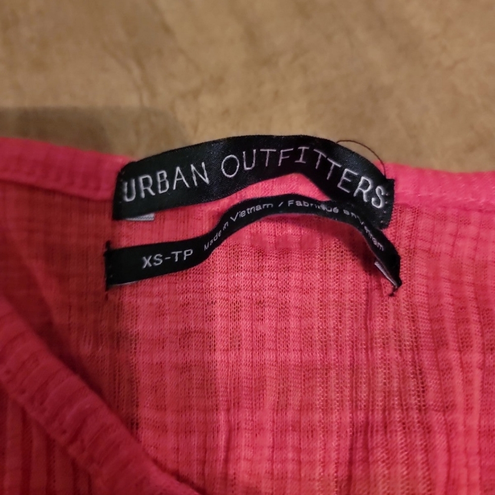 Crop top - Picture 2 of 3